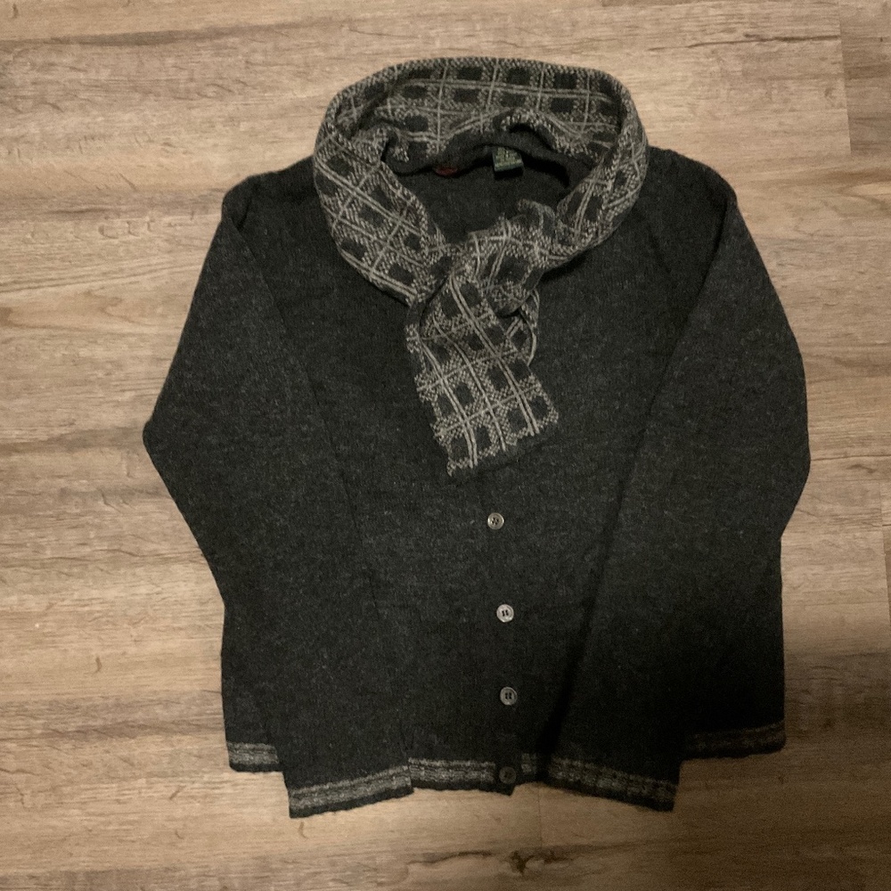 Orvis Medium Vintage Charcoal grey Sweater with attached scarf